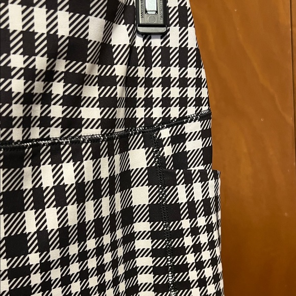 Stylish Black and White Checkered Pants - Picture 2 of 3